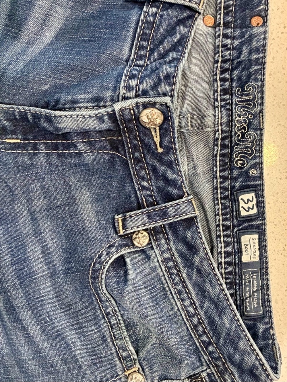Miss Me Signature Bootcut Jeans Women’s 33x34 Mid Rise Stretch Denim EUC - Picture 6 of 12